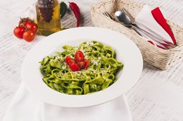 Tagiatelle ze świeżym szpinakiem w śmietanowym sosie